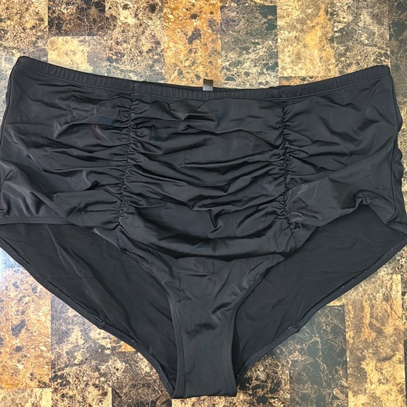 Torrid 4 High Rise Ruched Swim Bottom black - Picture 4 of 10